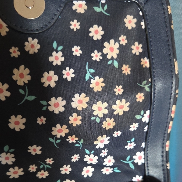 Kate Spade Navy and White Daisy Backpack - Picture 7 of 14